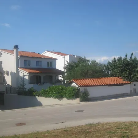 Tina Apartment *