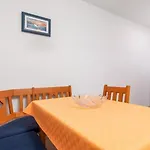 Apartamento Tina *