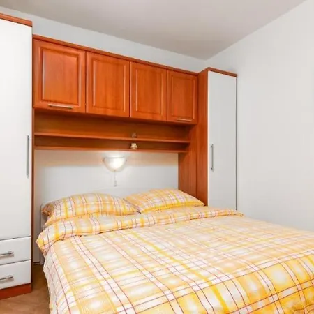 Apartment Tina Pula