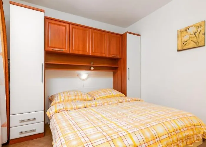 아파트 Tina 풀라