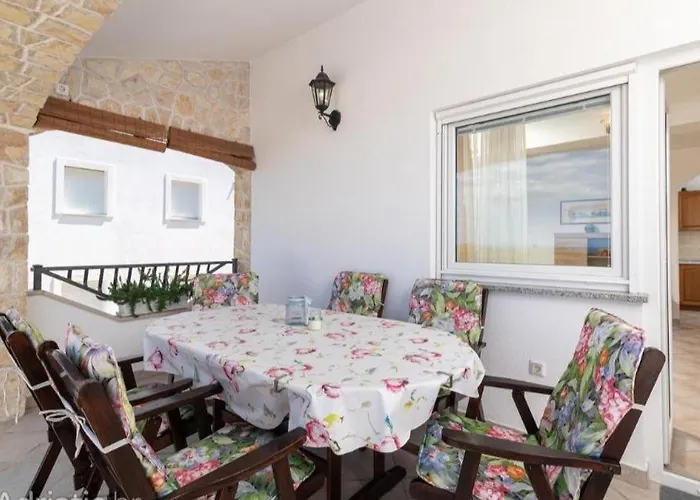 아파트 Tina 풀라